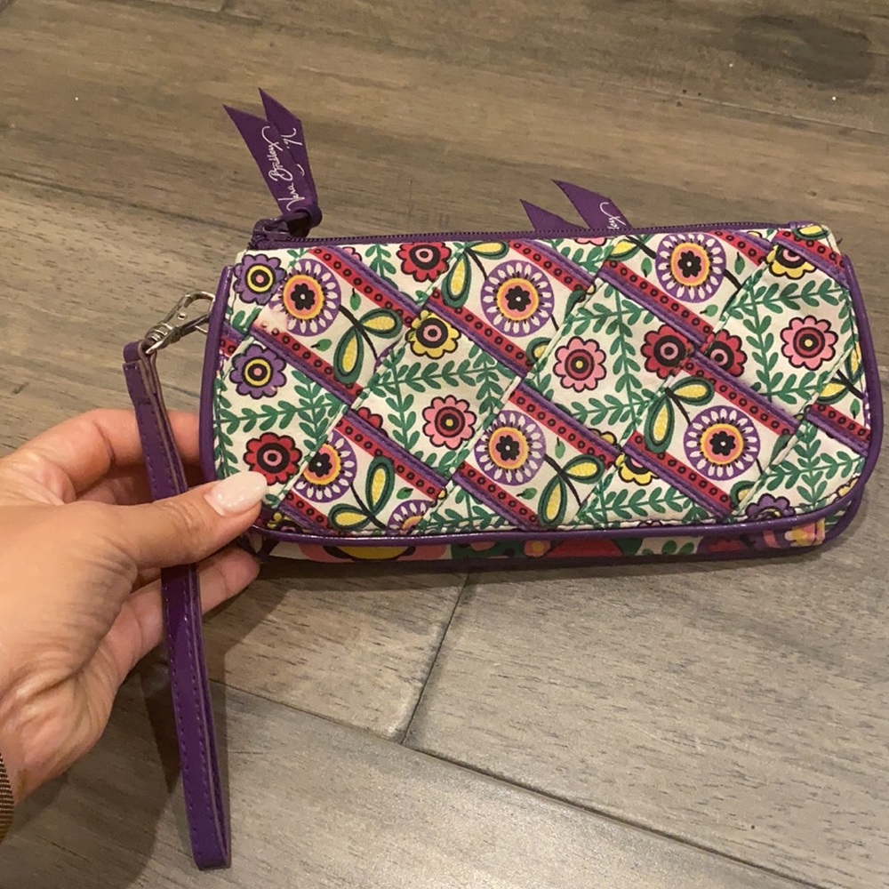 Vera Bradley Criss Cross Wristlet in Viva La Vera